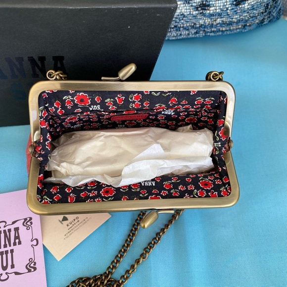 Vintage Anna Sui small bag with detachable cross body chain. - Picture 5 of 6